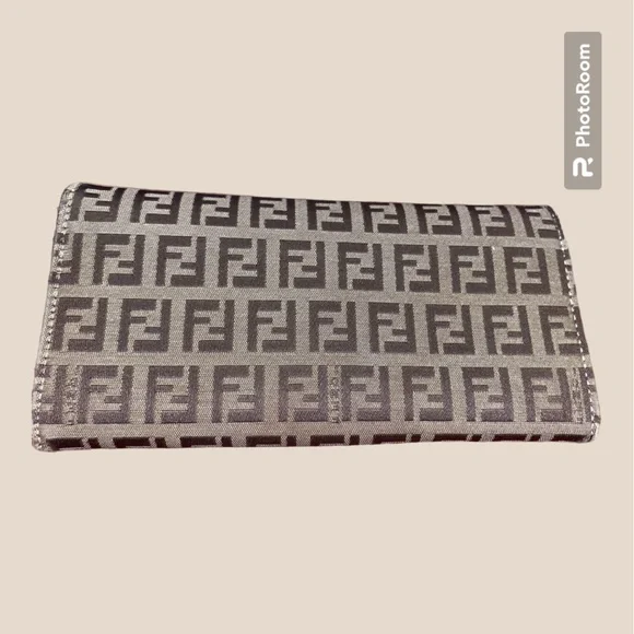 EUC Authentic Fendi Monogram Wallet - Picture 6 of 9